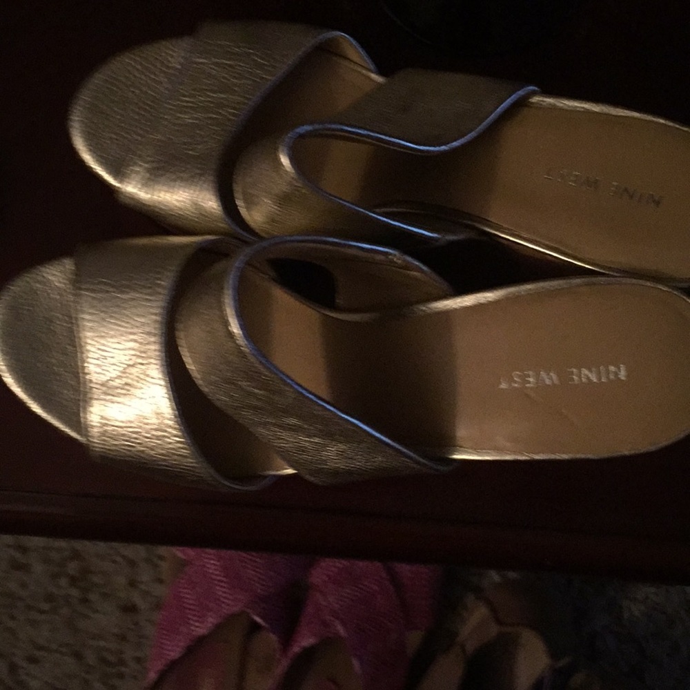Shoes - Picture 2 of 3